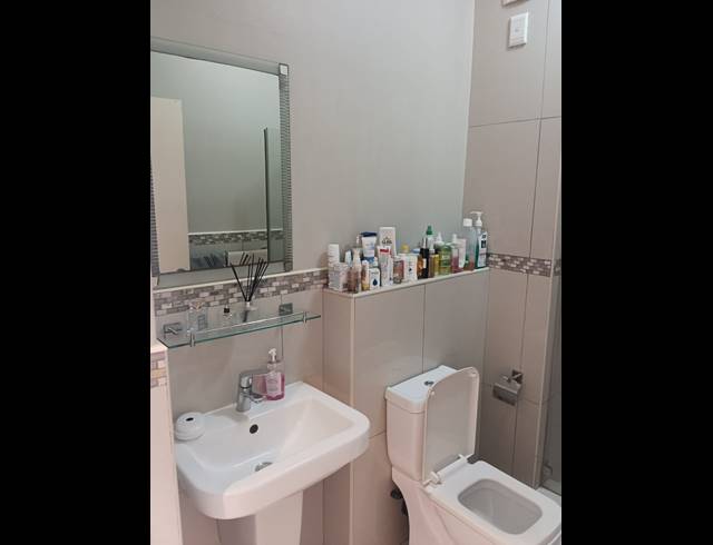 1 BEDROOM APARTMENT FOR SALE IN UMHLANGA RIDGE